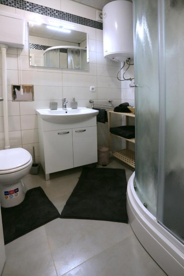 Studio Apartman Ana Osijek Ngoại thất bức ảnh